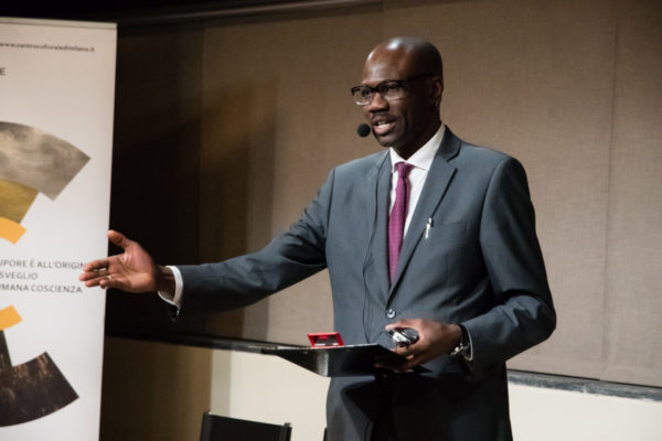 PREMI-OSENGHOR-CHEIKH-TIDIANE-GAYE-2-600x400